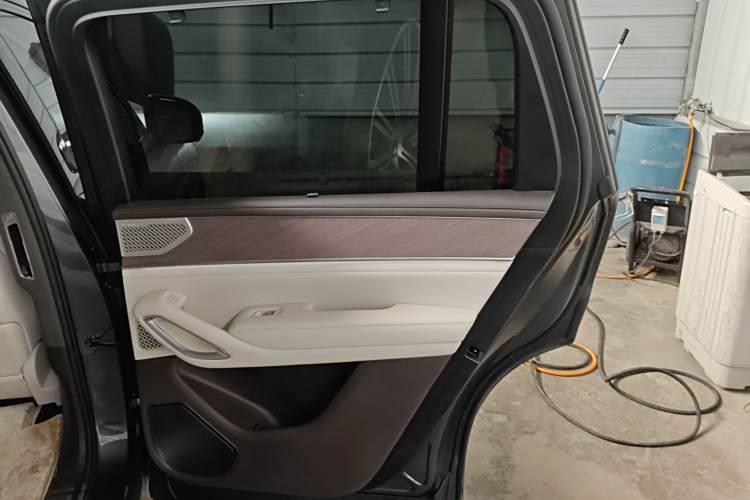 Denza N9 2025 #26 Denza N9 2025 car image #26