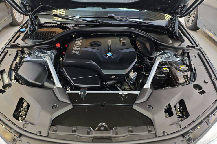 BMW 5 Series (Imported) 2018 #26 BMW 5 Series (Imported) 2018 car image #26