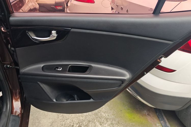 Kia K5 2017 изображение автомобиля #26