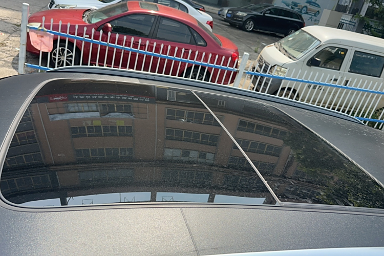 Audi e-tron 2021 صورة سيارة #26