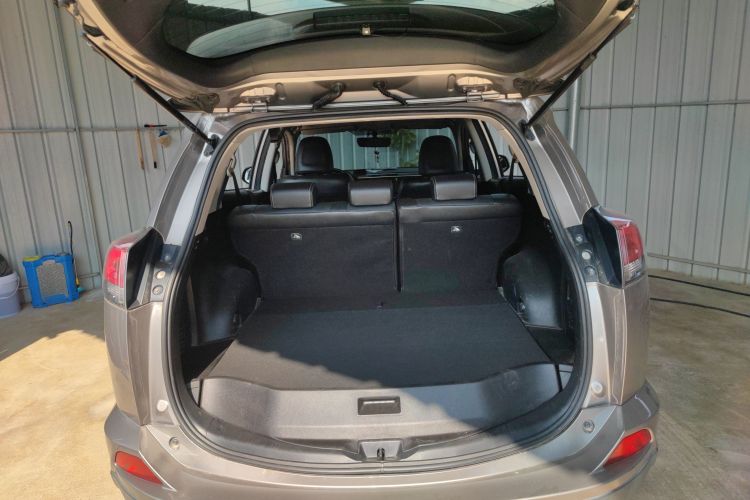 Toyota RAV4 (Imported) 2017 #26 Toyota RAV4 (Imported) 2017 immagine di auto #26