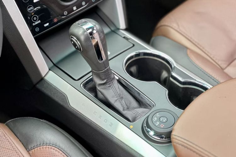 Ford Explorer (Imported) 2015 #26 Ford Explorer (Imported) 2015 car image #26