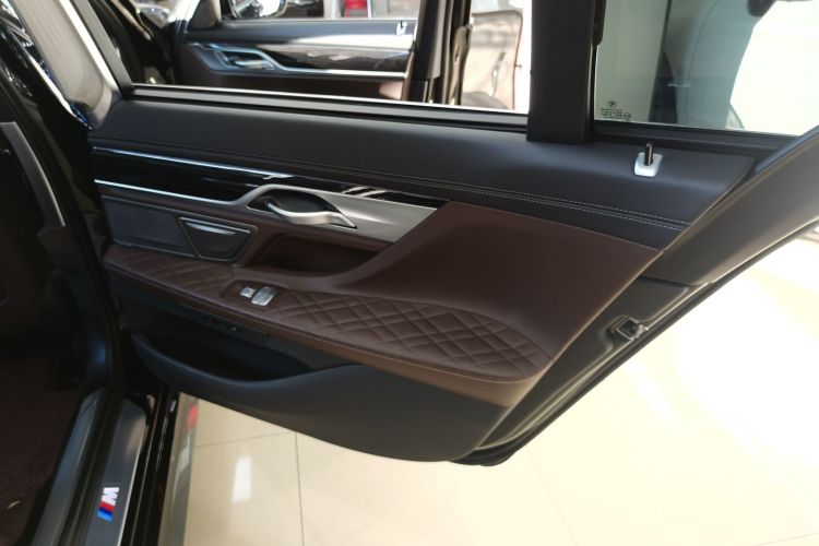 BMW M760Le 2022 #26 BMW M760Le 2022 car image #26