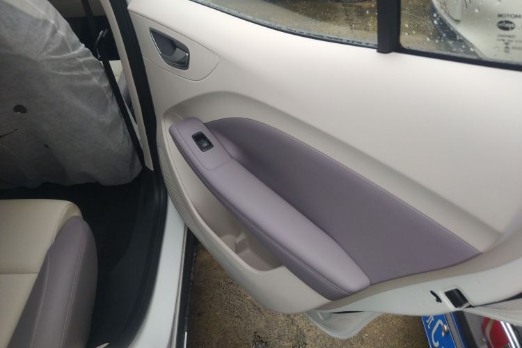 MG 4 EV 2025 car image #26