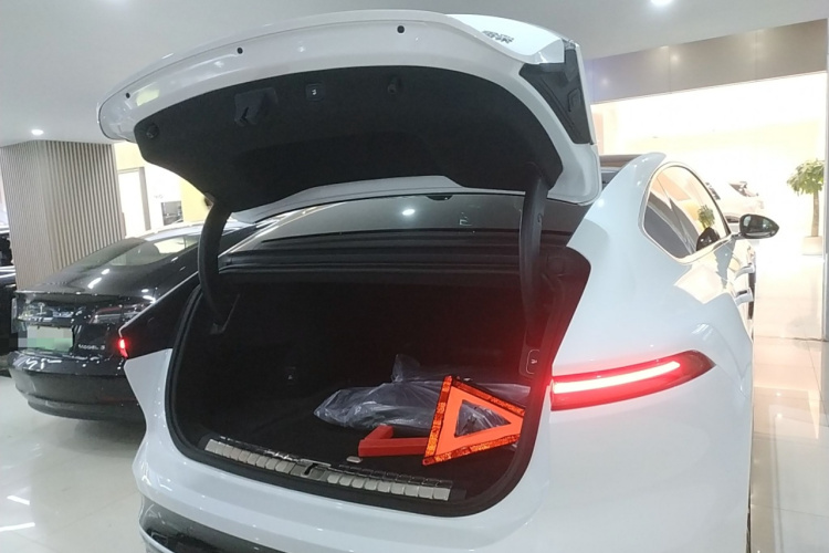 NIO ET9 2024 изображение автомобиля #26