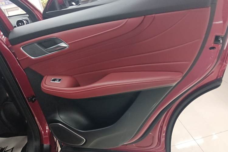 MG HS 2023 car image #26