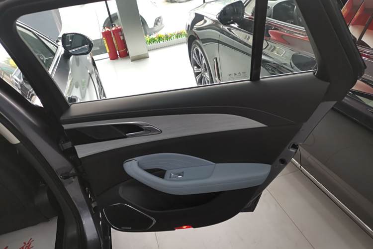 HongQi H5 PHEV 2025 car image #26