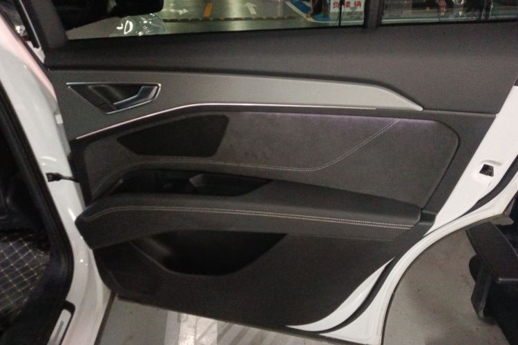 Audi Q5 e-tron 2023 #26 Audi Q5 e-tron 2023 immagine di auto #26