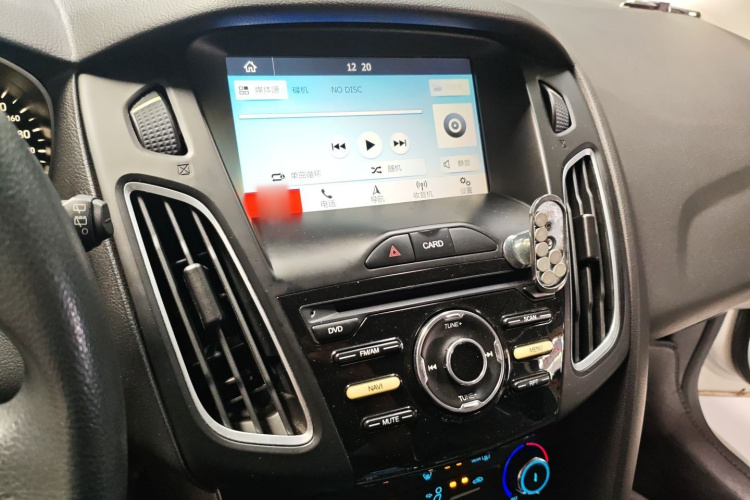 Ford Focus 2018 car image #26