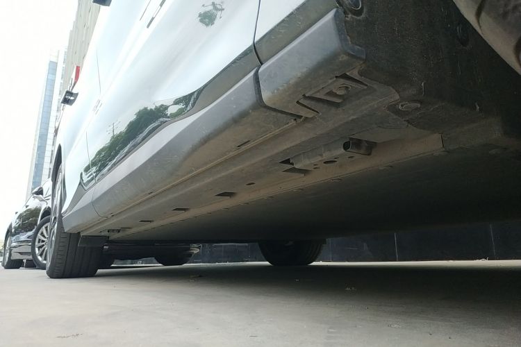 BYD Tang L 2025 immagine di auto #26