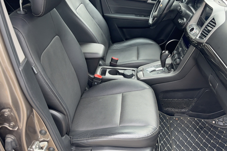 Chevrolet Captiva (Imported) 2016 car image #26