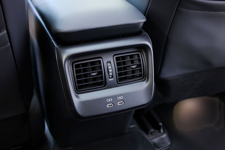 Toyota Crown 2023 immagine di auto #26