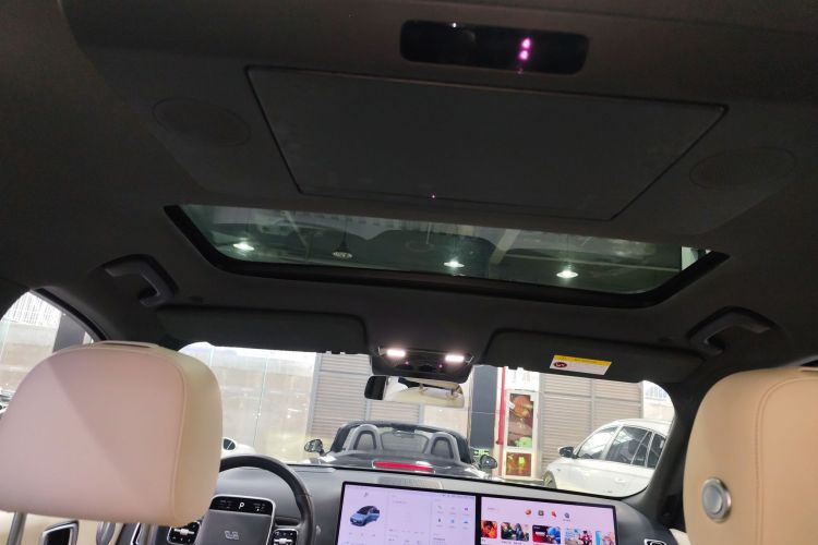 Li L8 2023 изображение автомобиля #26