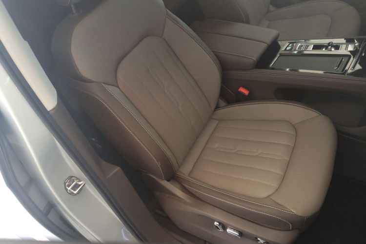 Volkswagen Viloran 2022 car image #26