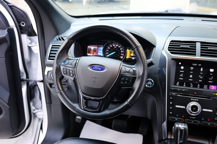 Ford Explorer (Imported) 2018 car image #26