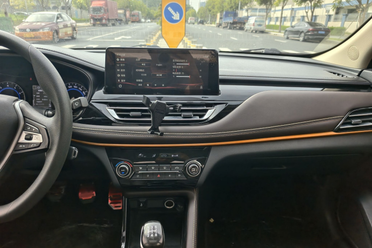 Changan Eado DT 2020 car image #26