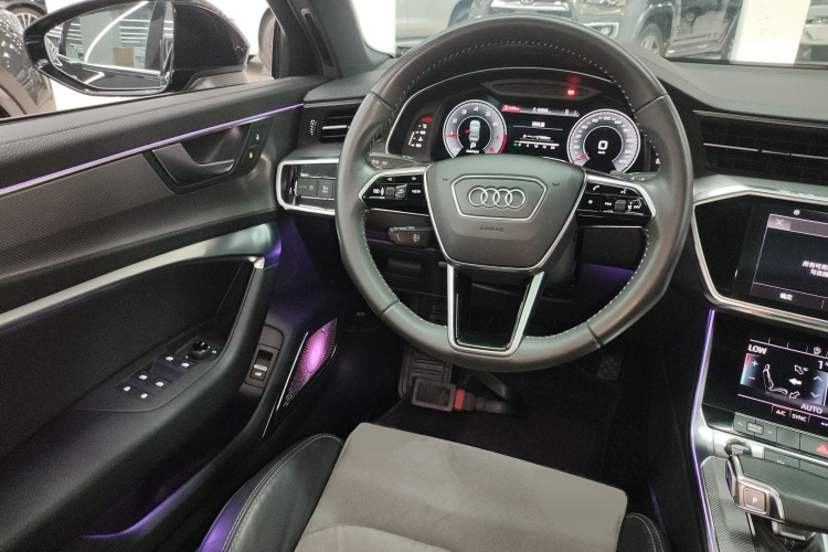 Audi A6 2021 car image #26