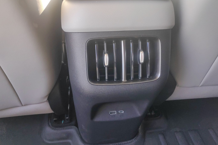 BYD Sea Lion 05 EV 2025 #26 BYD Sea Lion 05 EV 2025 car image #26