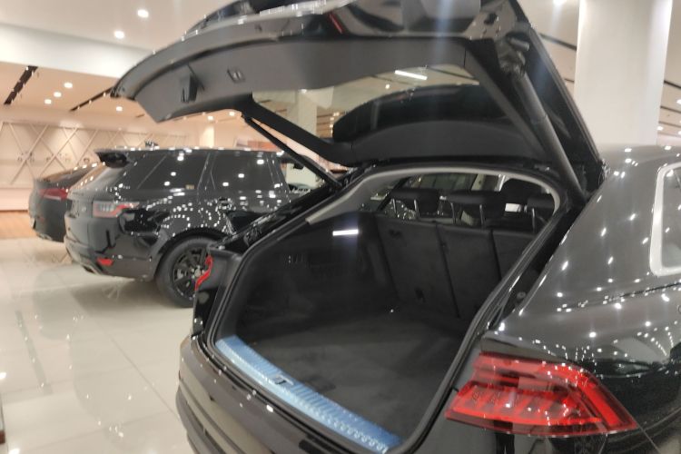 Audi Q8 2024 car image #26