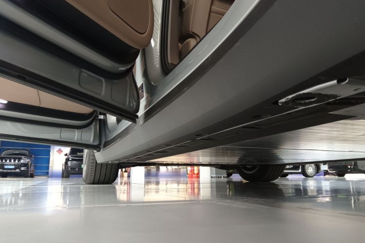 Li i8 2025 image de voiture #26