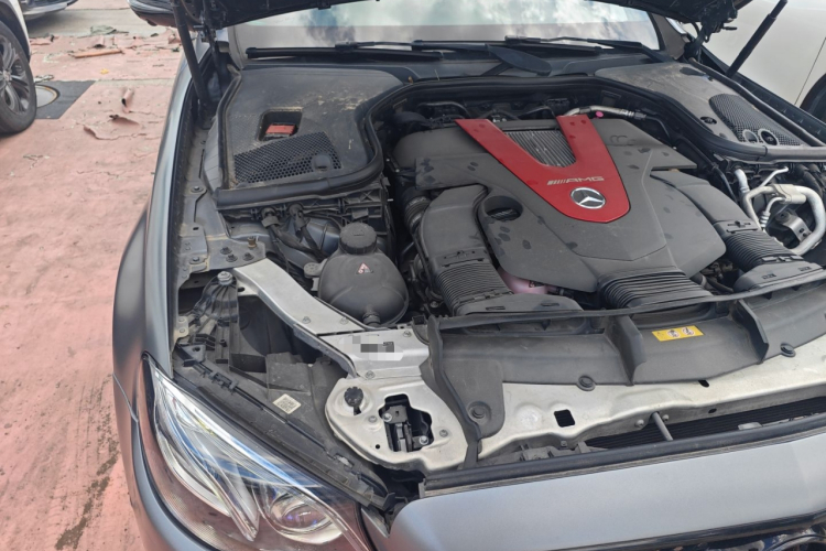 Mercedes-Benz E AMG 2018 immagine di auto #26