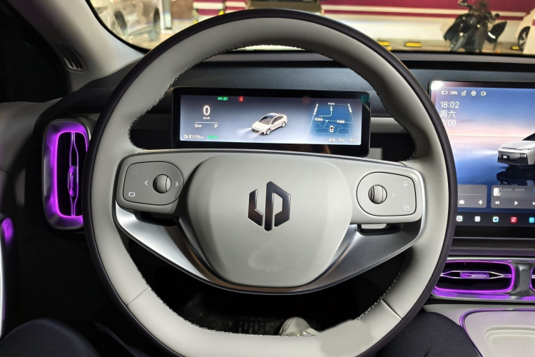 零跑汽车 零跑B01 2025 汽车图片 #26