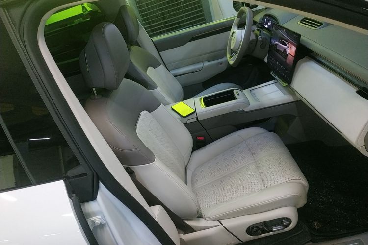 Zeekr 7X 2024 car image #26