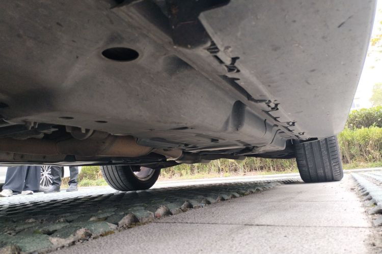 Mercedes-Benz M Class 2015 car image #26