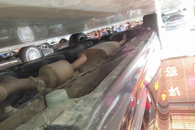 Mercedes-Benz V Class 2020 immagine di auto #26