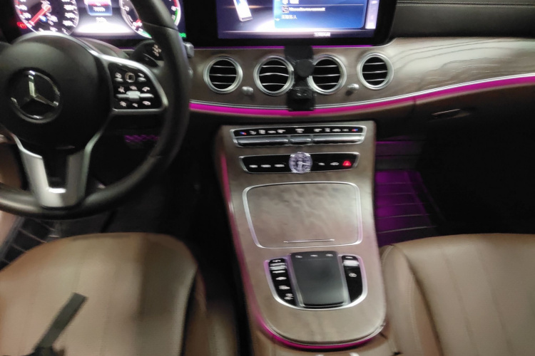 Mercedes-Benz E Class New Energy 2020 car image #26