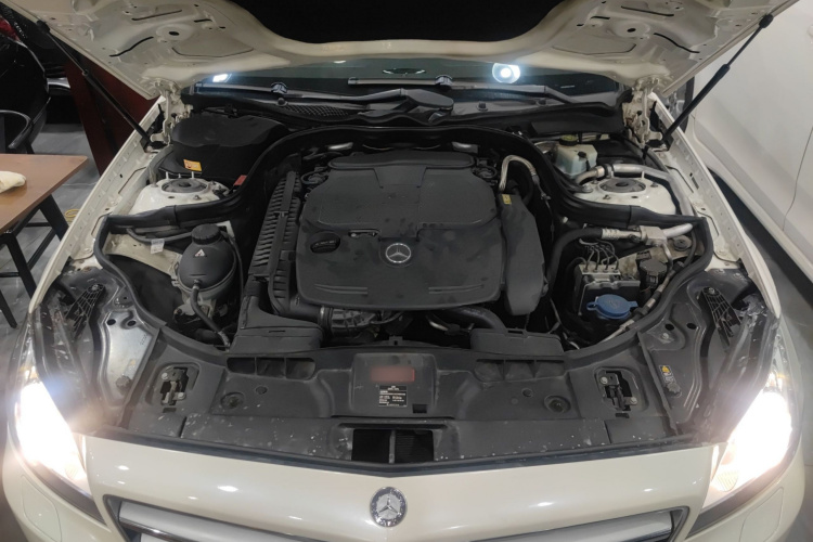 Mercedes-Benz CLS Class 2014 car image #26