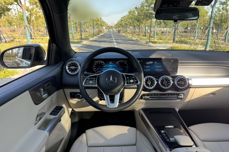 Mercedes-Benz EQB Class 2023 immagine di auto #26