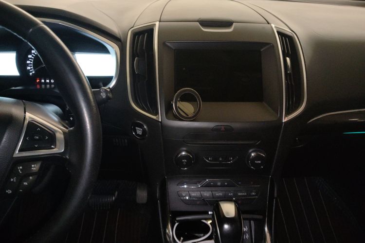 Ford Edge 2017 صورة سيارة #26