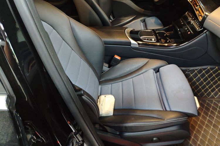 Mercedes-Benz EQC Class 2022 car image #26