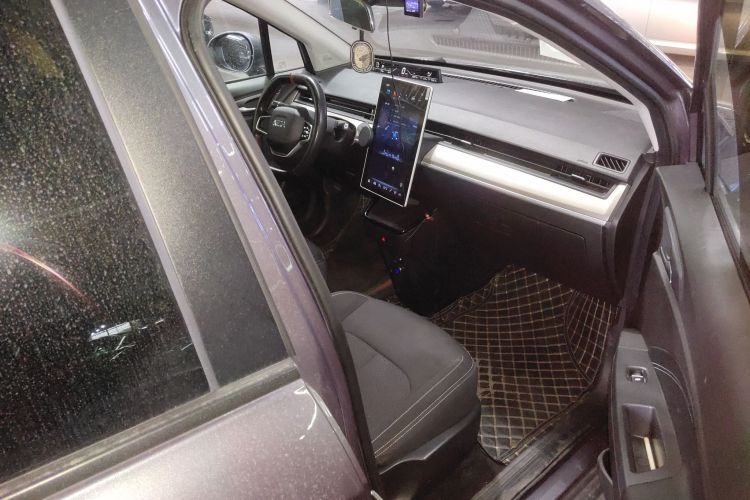 哪吒汽车 哪吒V 2021 汽车图片 #26