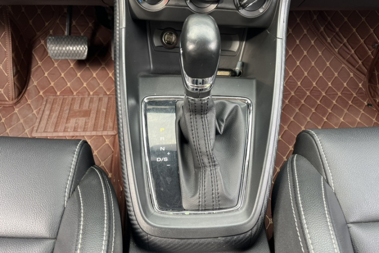 MG ZS 2018 car image #26