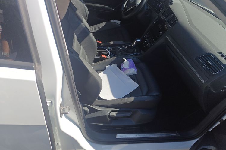 Volkswagen Golf New Energy (Imported) 2018 صورة سيارة #26