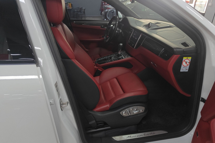 2018 #26 2018 car image #26