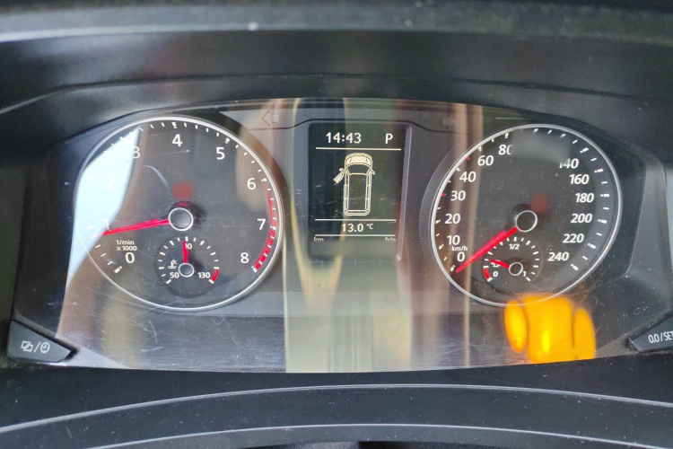 Volkswagen Caravelle 2018 immagine di auto #26