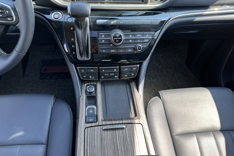 GAC Trumpchi M8 2019 car image #26