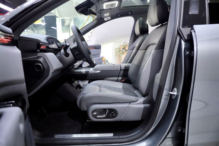Zeekr 7X 2024 car image #26