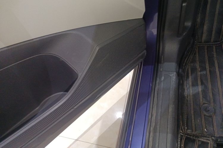 Volkswagen T-Cross 2019 car image #26