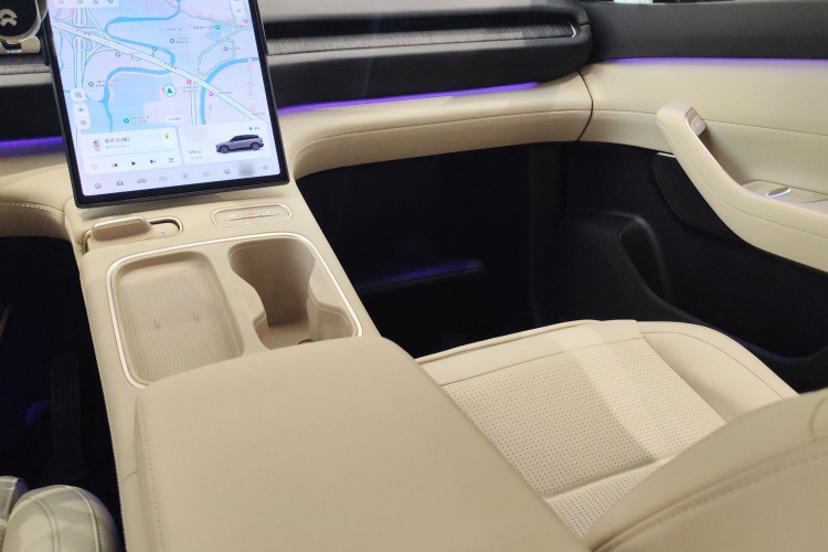 NIO ES6 2024 صورة سيارة #26