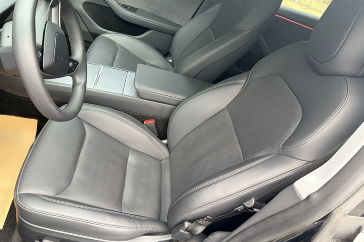 Tesla Model 3 2023 car image #26