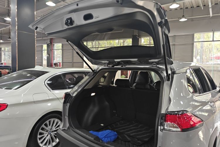 丰田 卡罗拉锐放 2023 汽车图片 #26