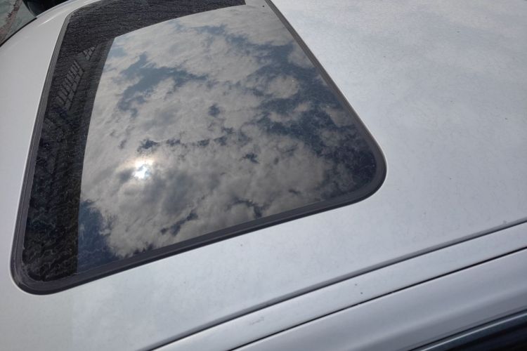 BMW 3 Series 2019 car image #26