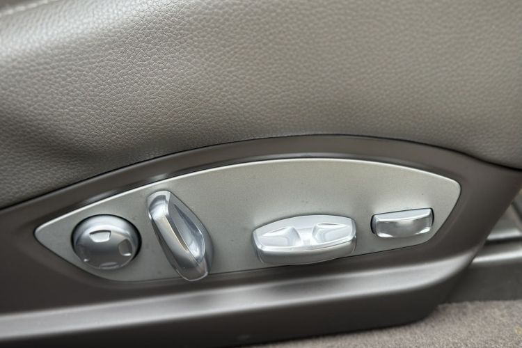 2014 #26 2014 car image #26