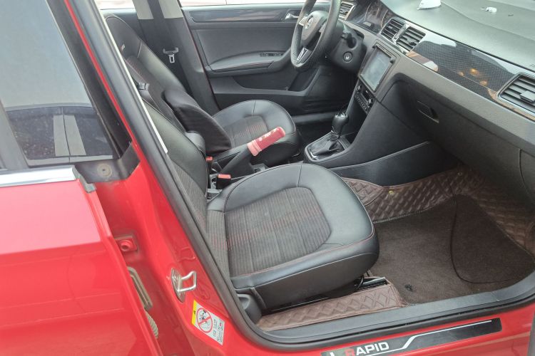 Skoda Rapid Spaceback 2016 immagine di auto #26