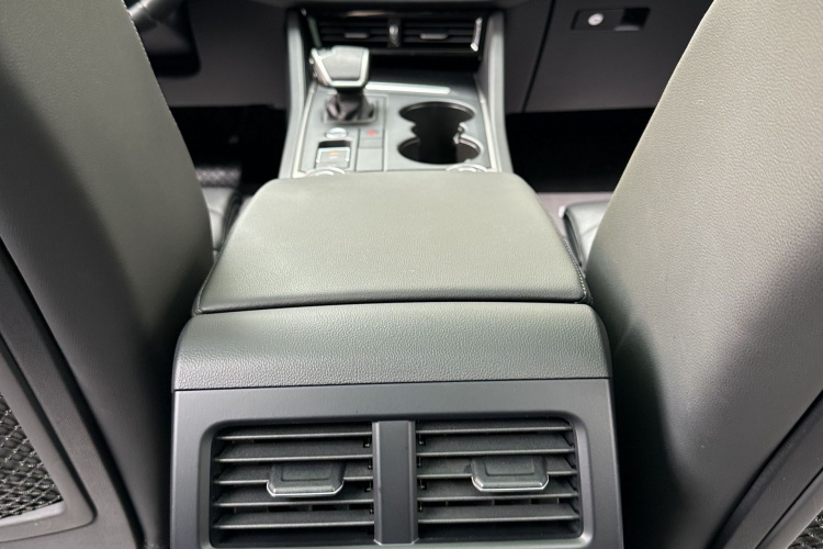 Volkswagen Touareg 2020 #26 Volkswagen Touareg 2020 car image #26