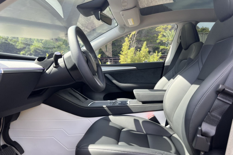 Tesla Model Y 2024 #26 Tesla Model Y 2024 immagine di auto #26